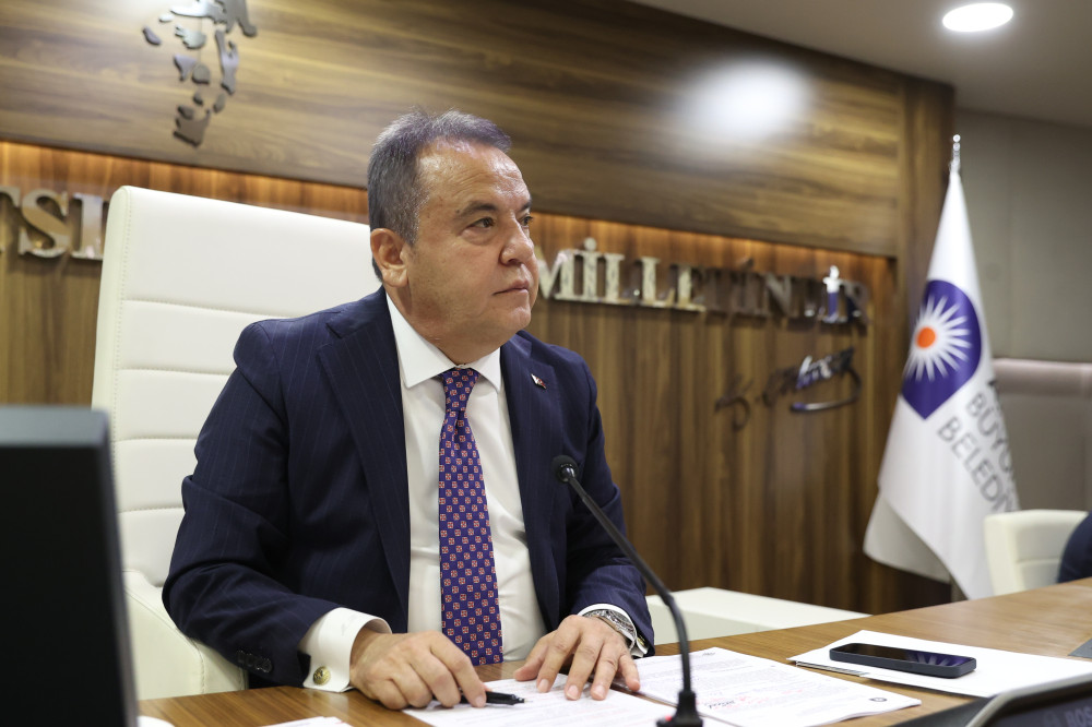 Başkan Böcek, “Alınacak kararlar Antalya’mıza hayırlı olsun”